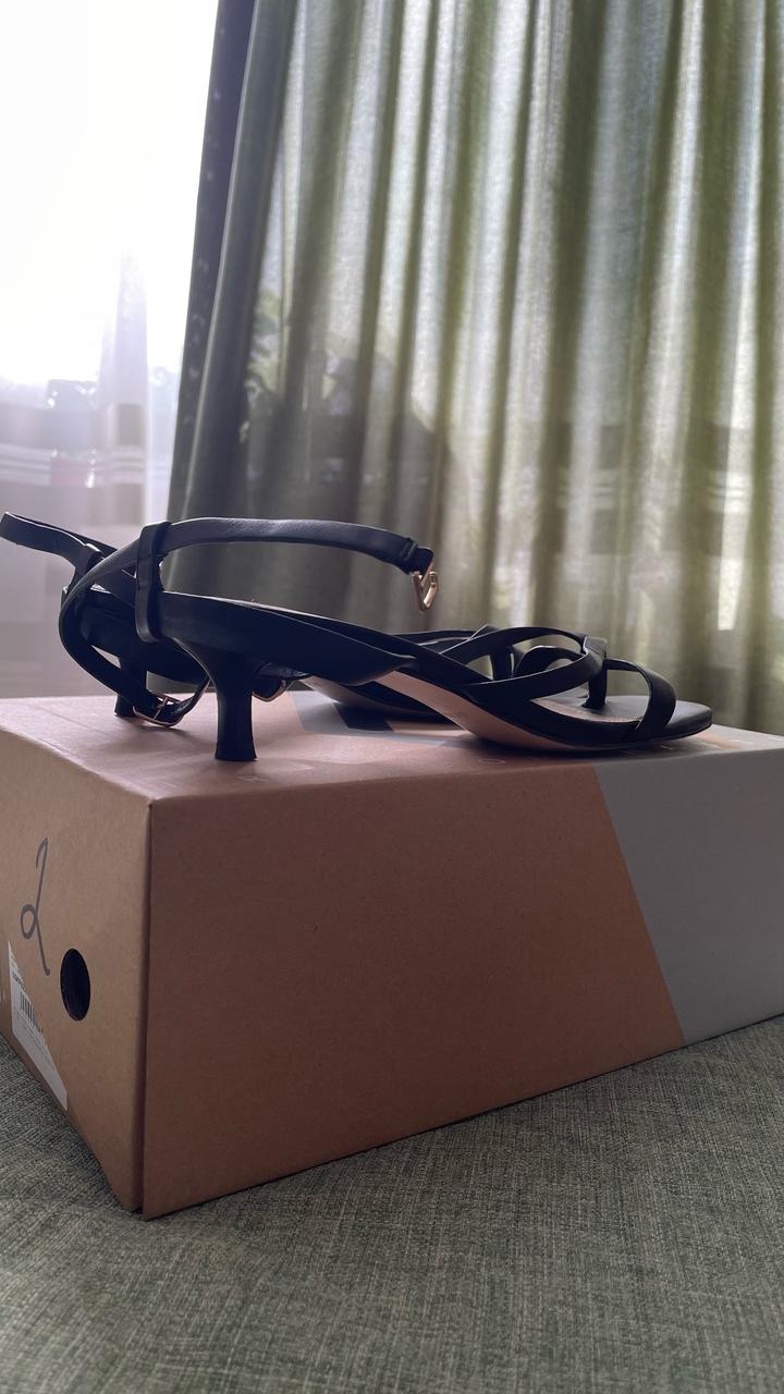 Женские босоножки