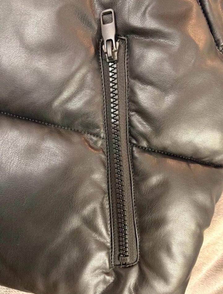 Эко кожа безрукавка новая