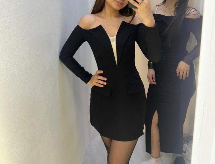 платье в черном цвете