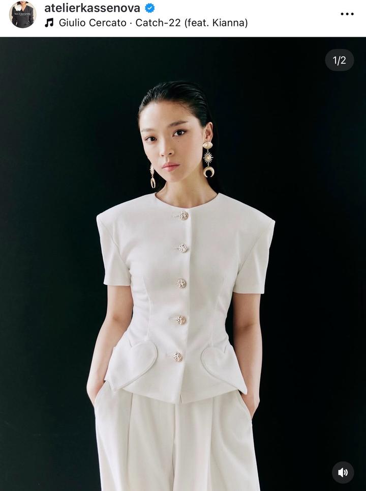 Белая двойка (юбка, пиджак) бренд Atelier Kassenova