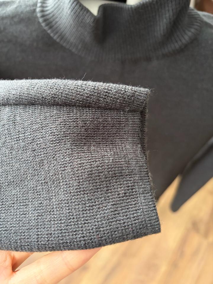 Платье Uniqlo