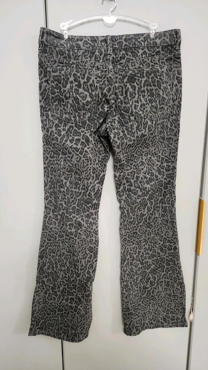 Джинсы клеш H&M леопард