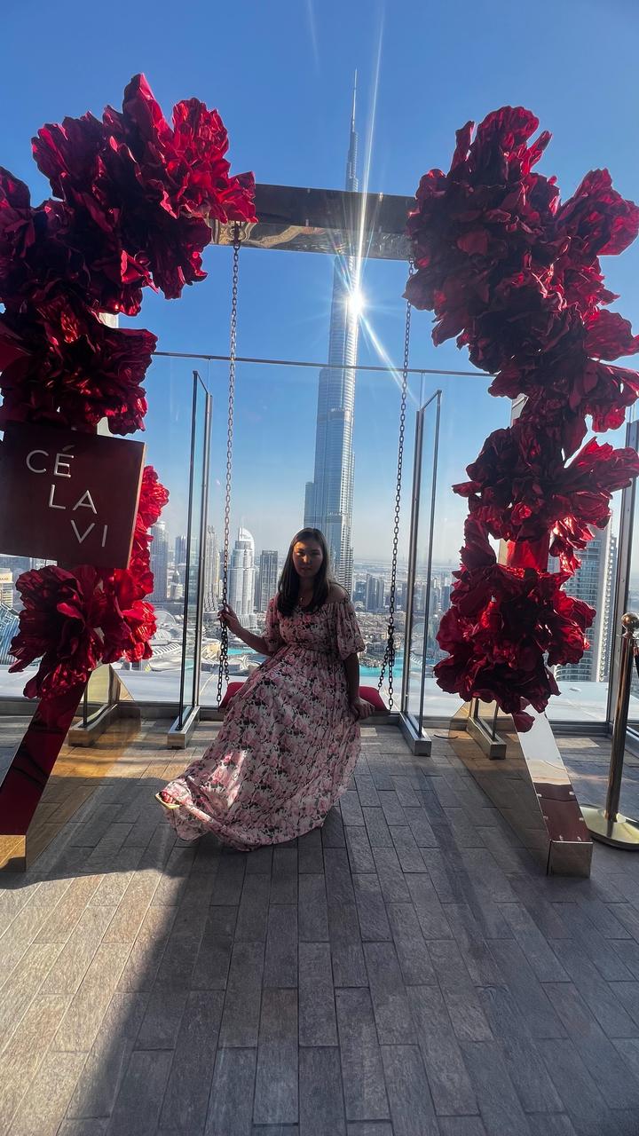 Нежное платье с цветочным принтом