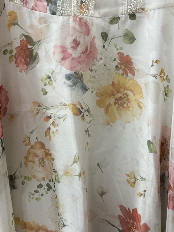 Шикарное платье ,нежное