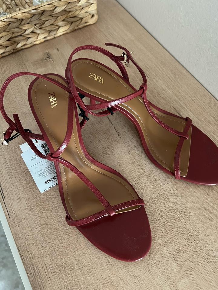 Босоножки Zara