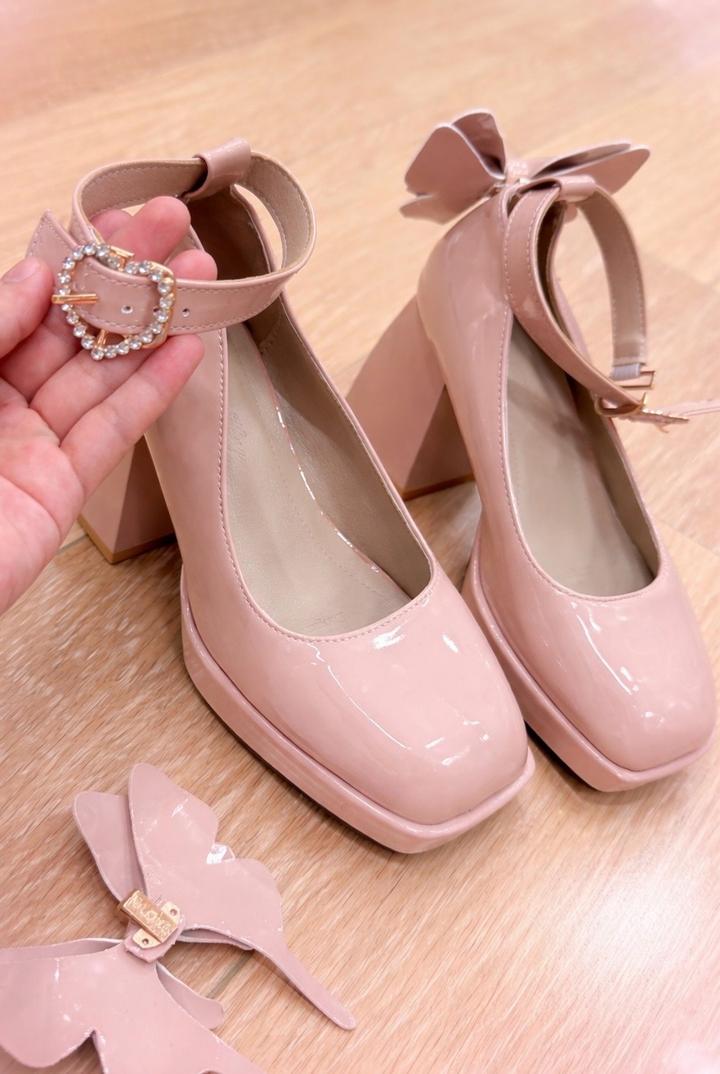 Розовые туфли