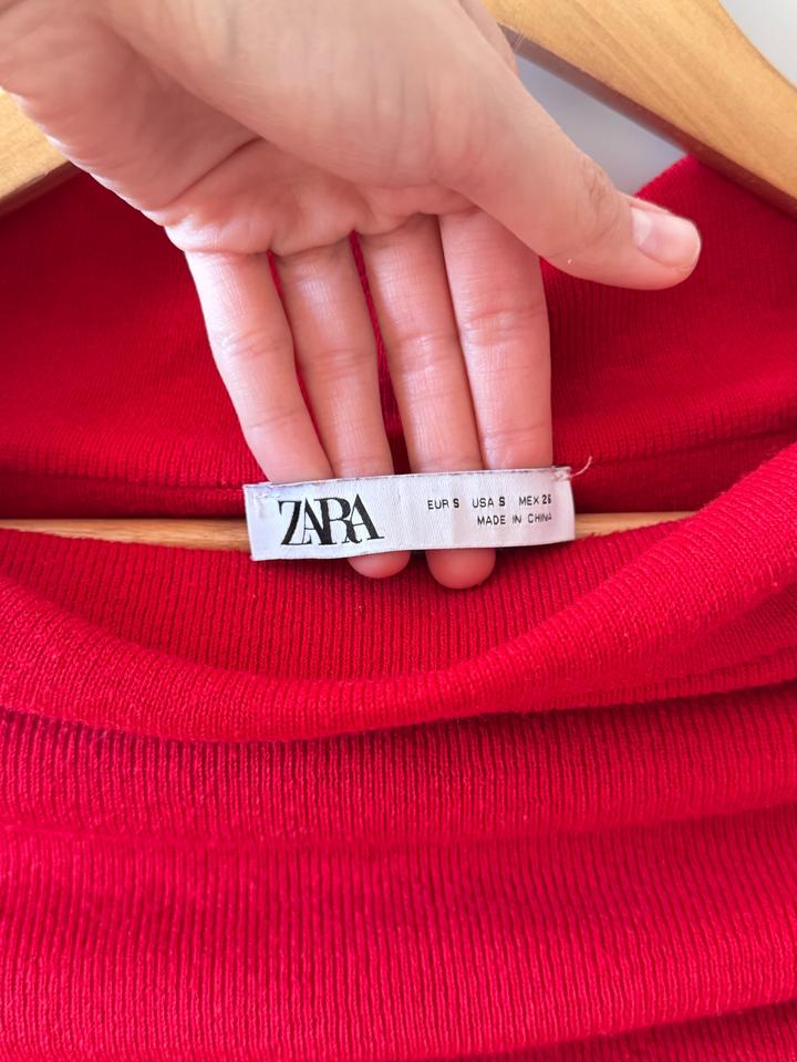Кофта Zara с открытыми плечами