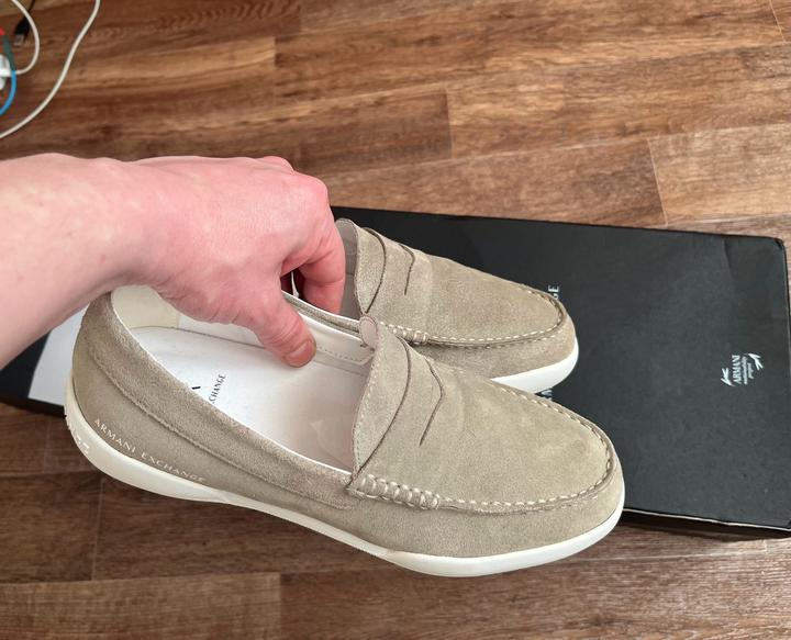 A|X Armani Exchange новые 39-40 ( 25см )