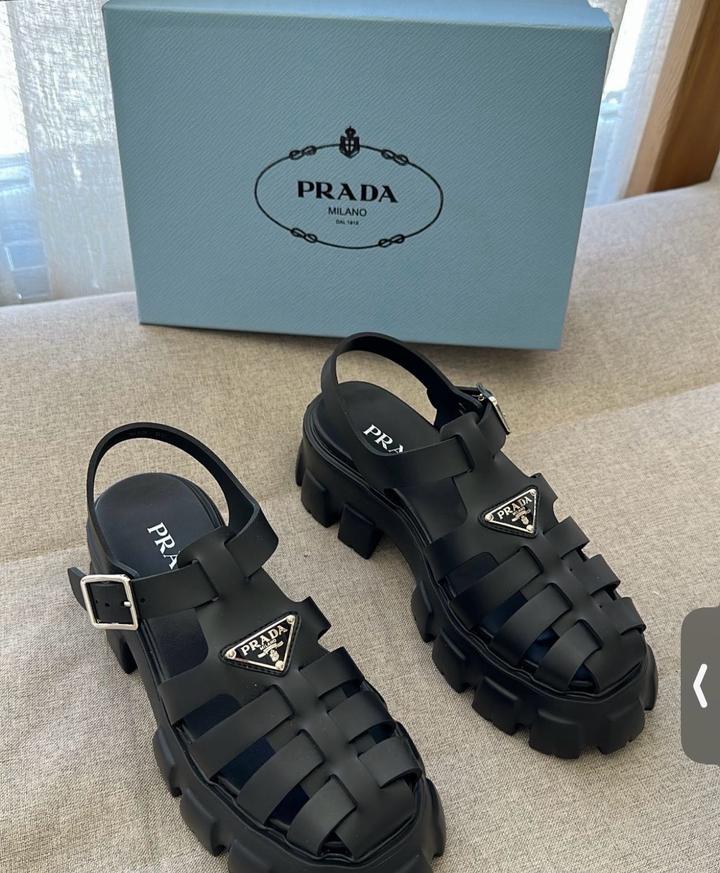 Продам сандали Прадо