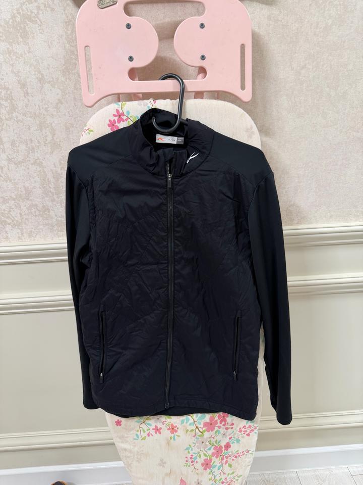 Легкая курточка (ветровка) KJus