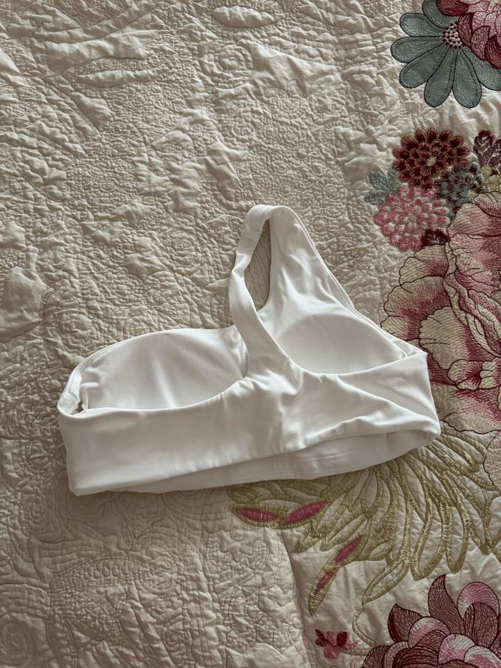 Белый топ новый Фокус Тела