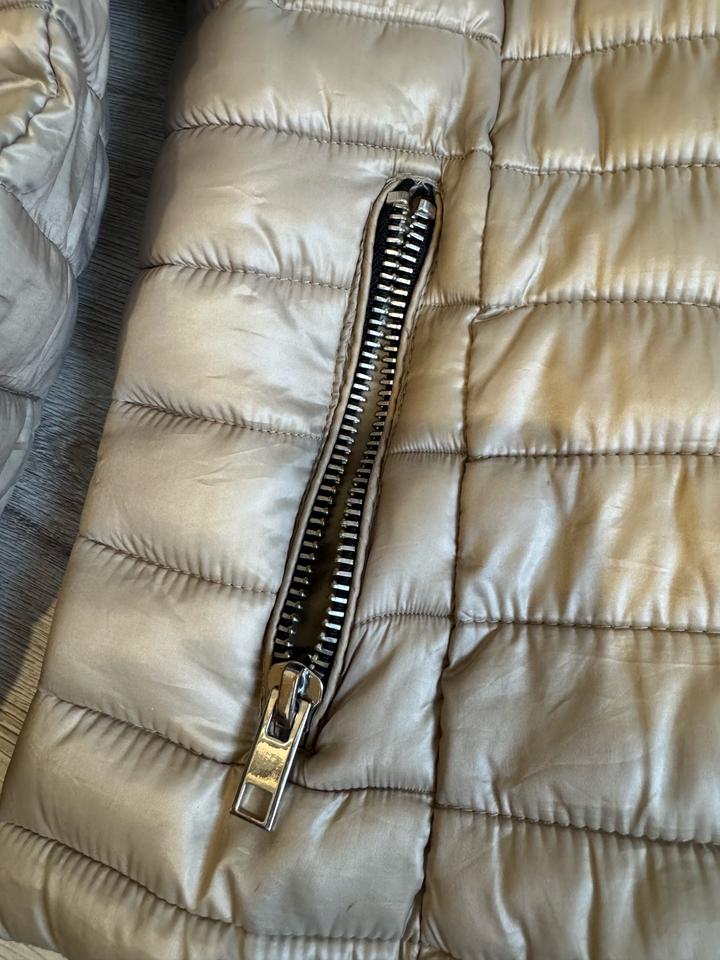 Куртка на пуху от Mango. Размер S/M