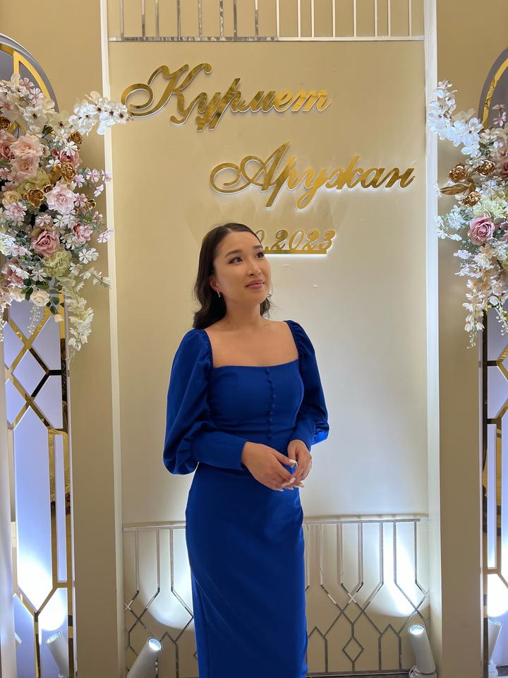 Темно синий платье