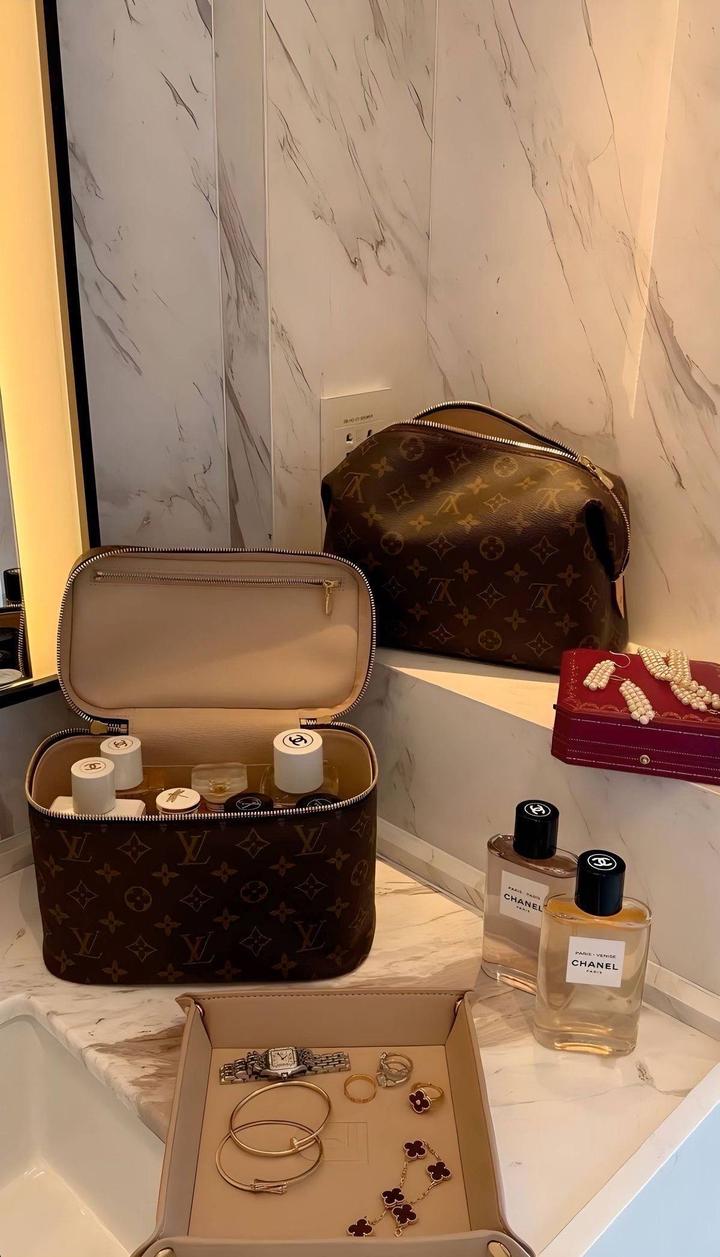 Louis Vuitton натуральная КАНВА кожа косметичка!😍😍🧡