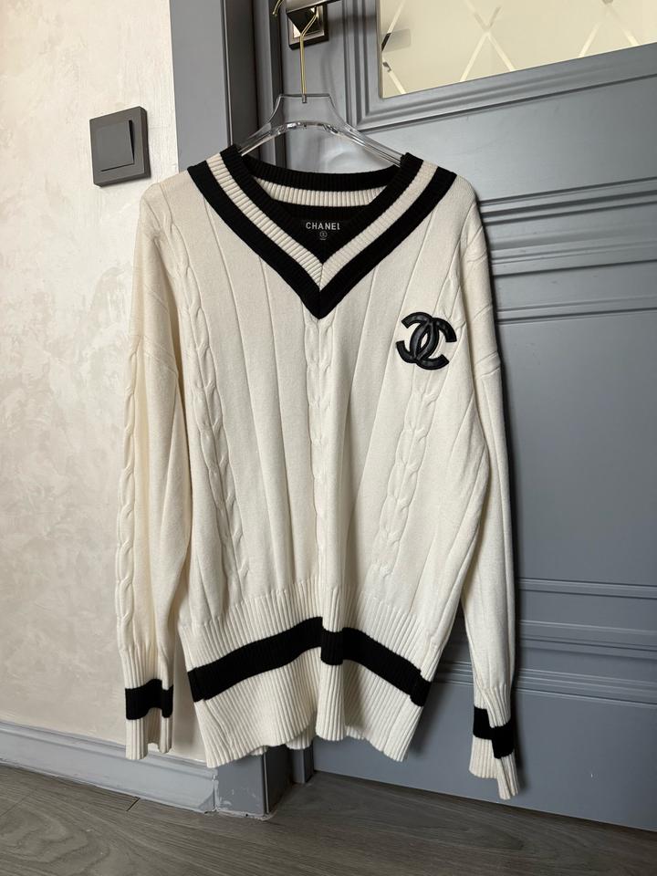 Свитер под Шанель