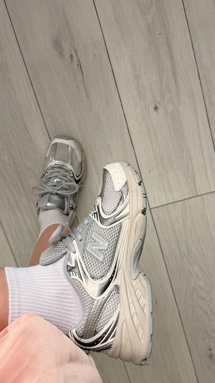 Продаю кроссовки new balance 530 после химчистки