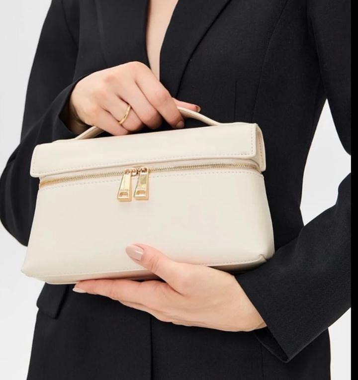 Продам сумку jw pei цвет белый