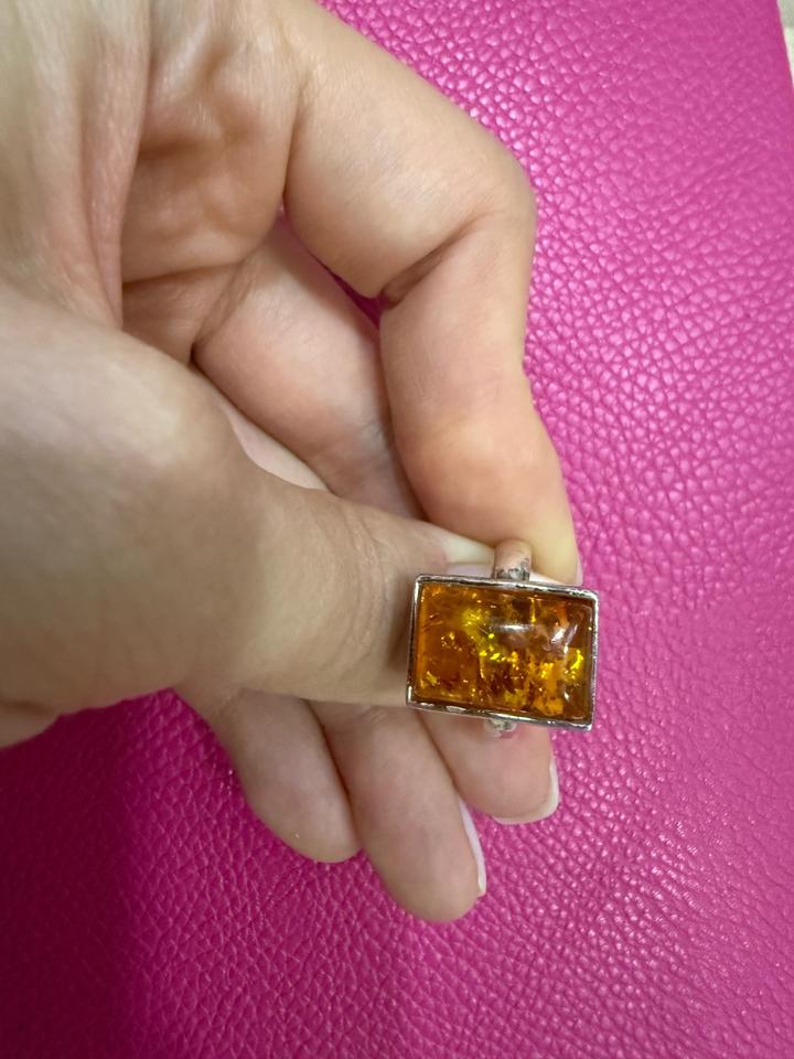 Кольцо серебро натуральный янтарь
