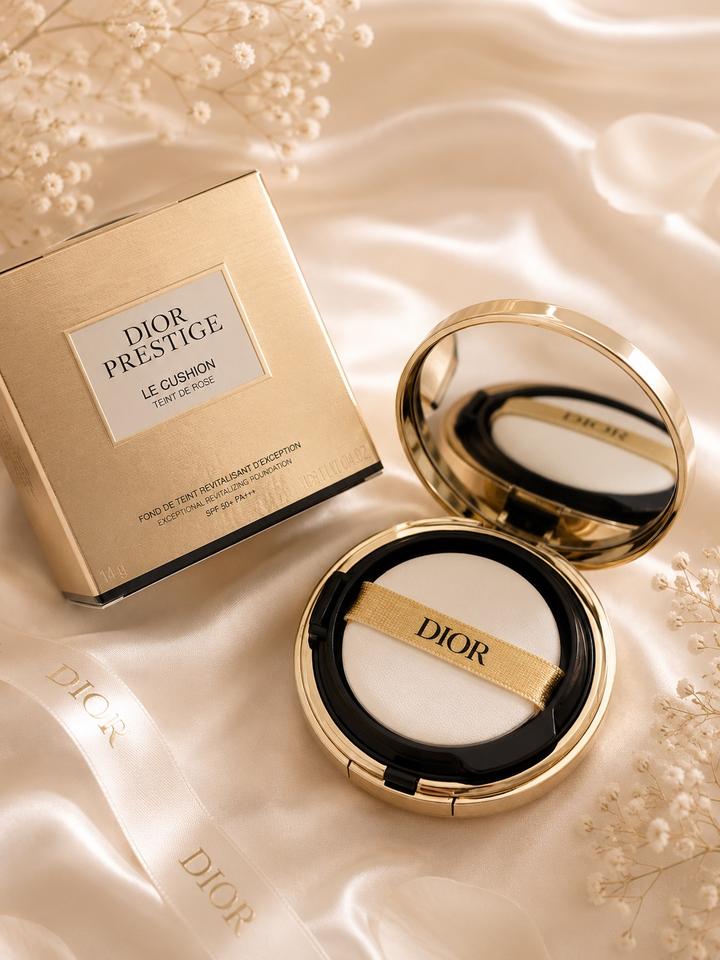 Нежный золотистый фон для роскошного Dior Prestige Le Cushion ✨