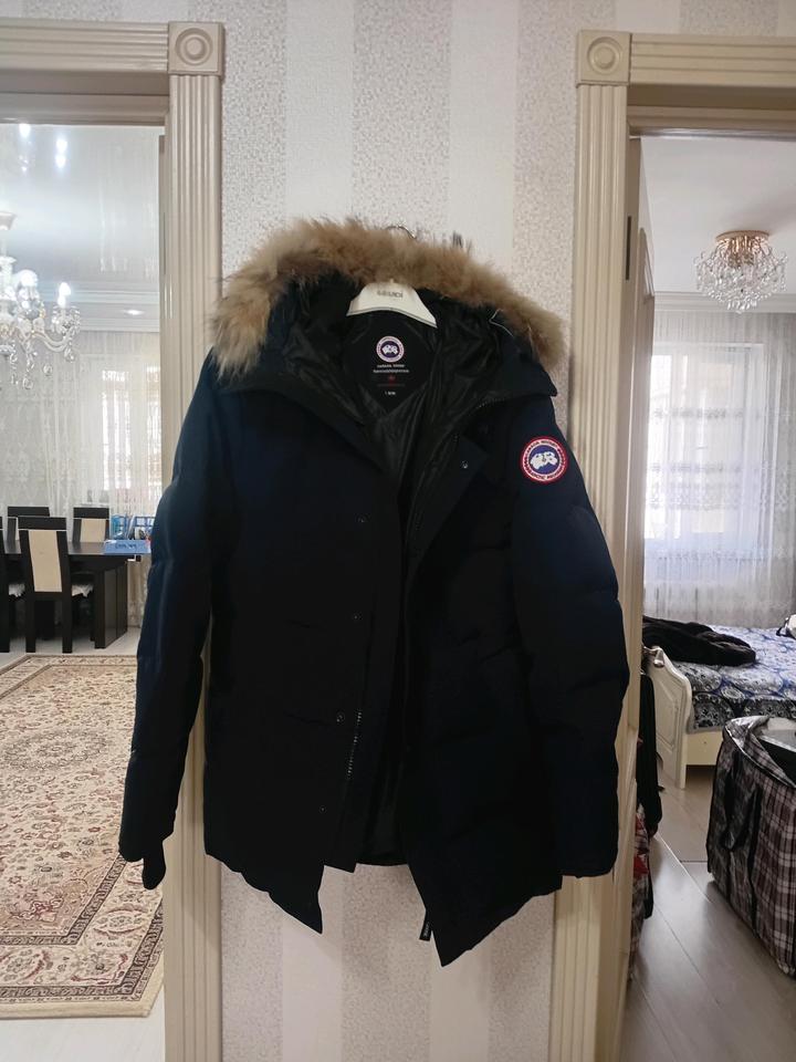 Пуховик Canada goose
