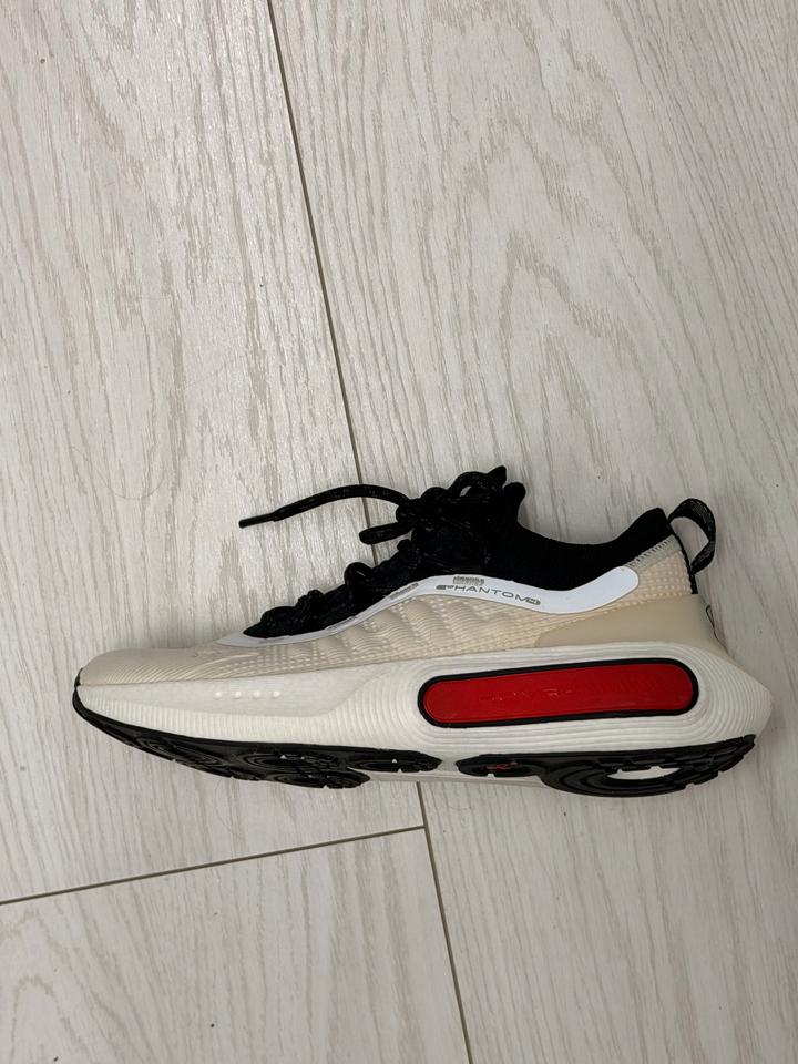 Кроссовки Under Armour Phantom 4
