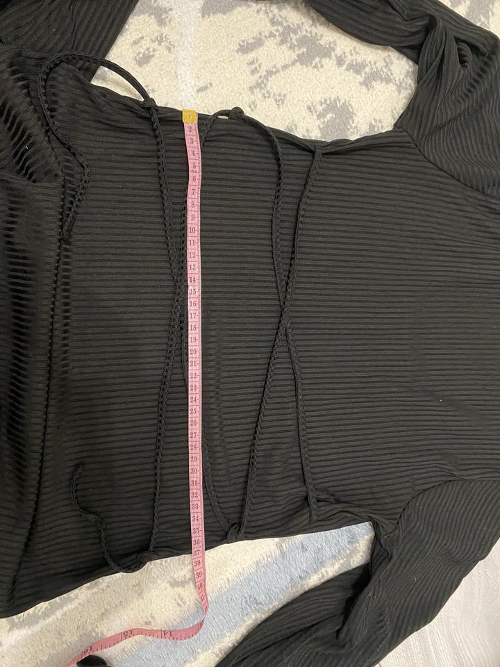 Черное платье на завязках