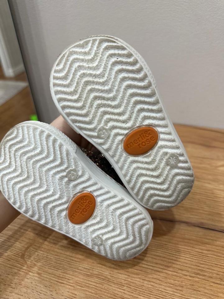 Весенние ботинки для девочки