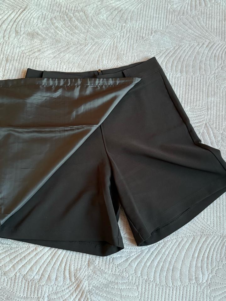 Черная юбка-шорты