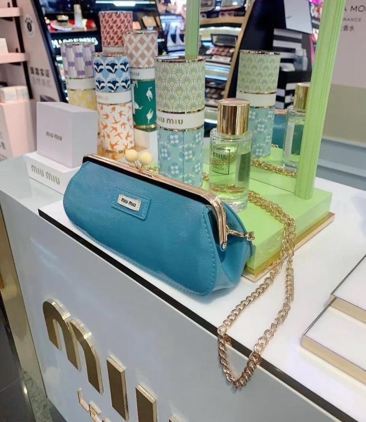 Косметичка клатч MiuMiu Parfums