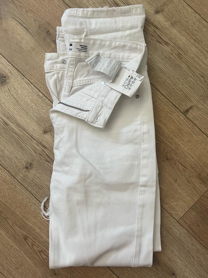 джинсы от Bershka