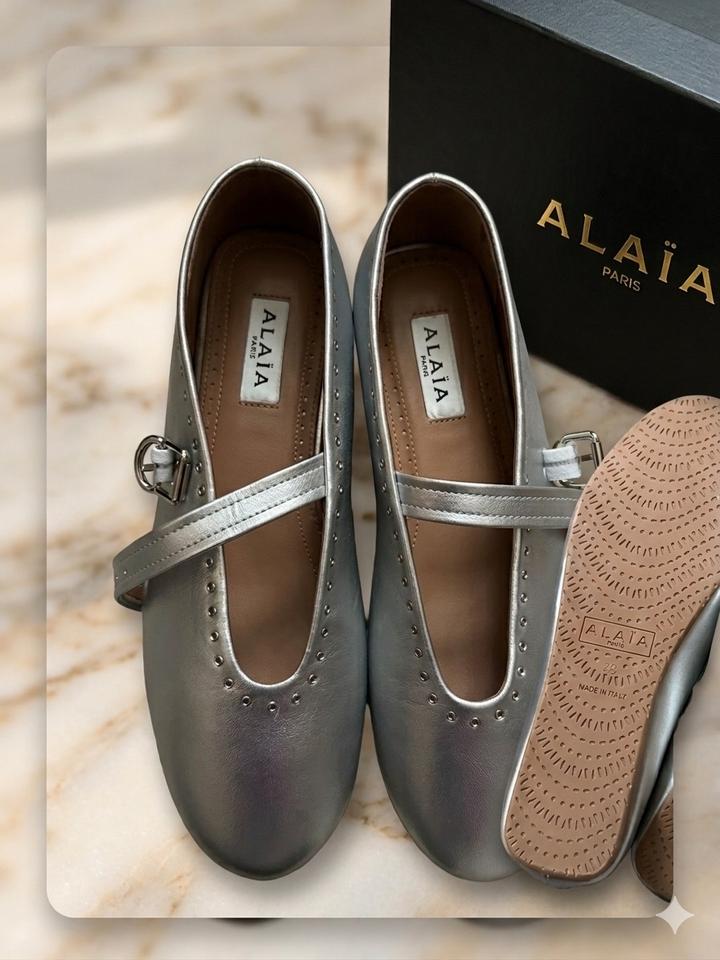 Балетки Alaïa из металлизированной кожи(Alaïa Ballet Flats in Metallic Leather)