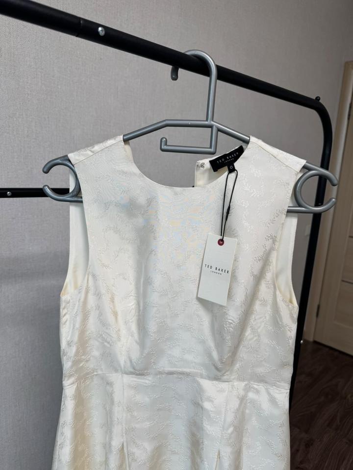 Платье Ted Baker