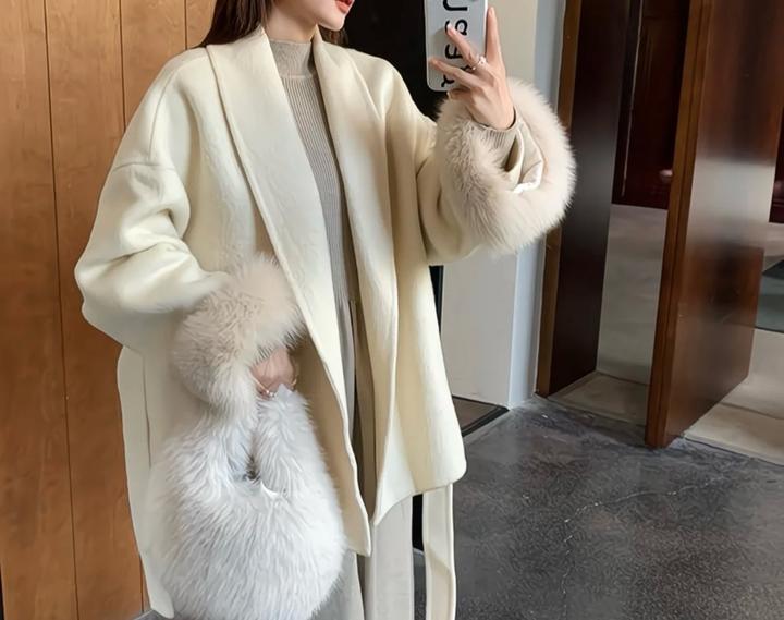 Кардиган с мехом на рукавах