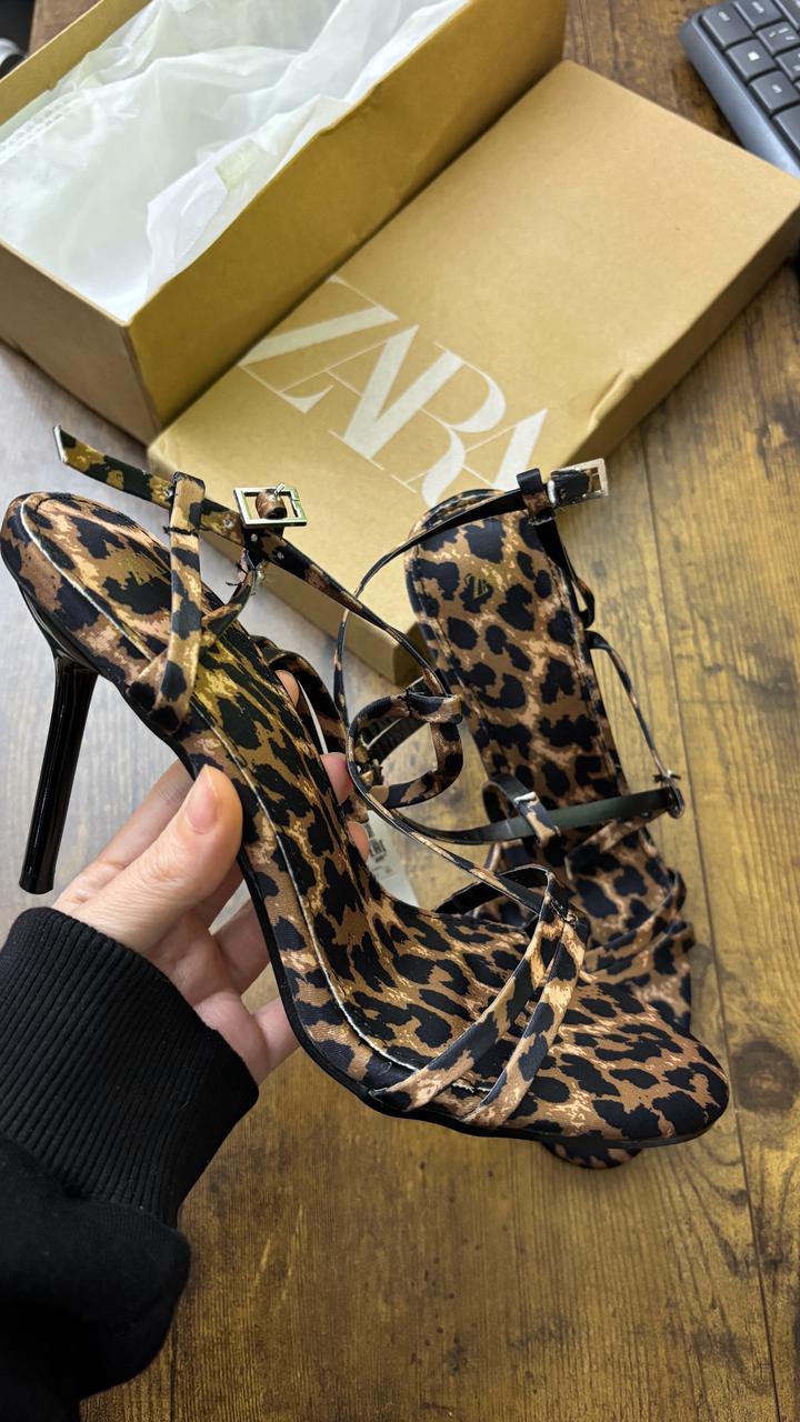 Босоножки Zara