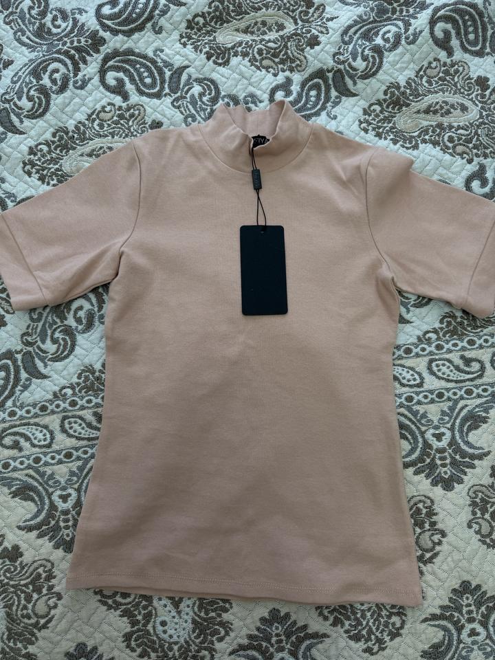 Водолазка с коротким рукавом, новая