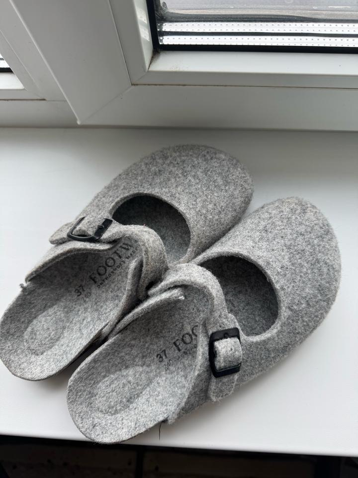 Сандали от Footwell