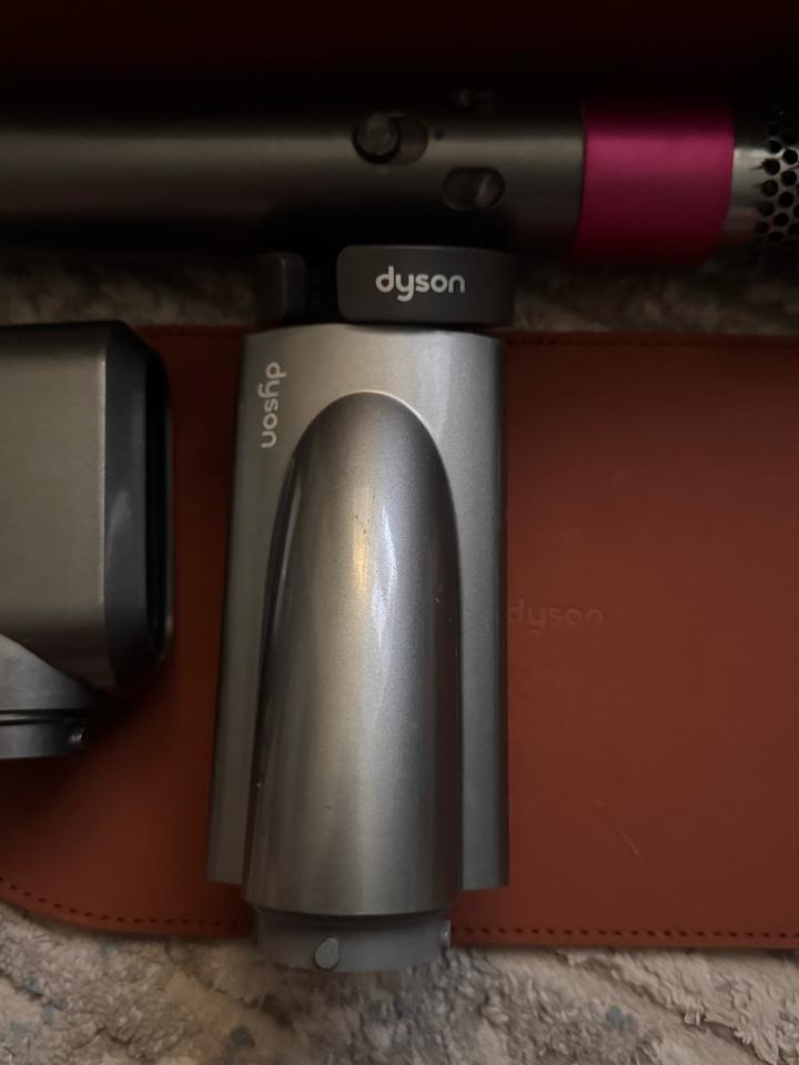Dyson Airwrap Complete — полный комплект с кейсом