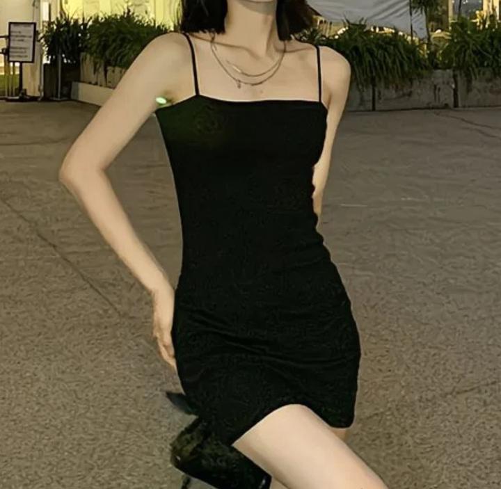 черное летнее платье