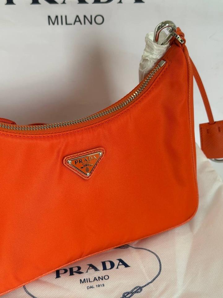 Сумка Prada Re-Edition 2005