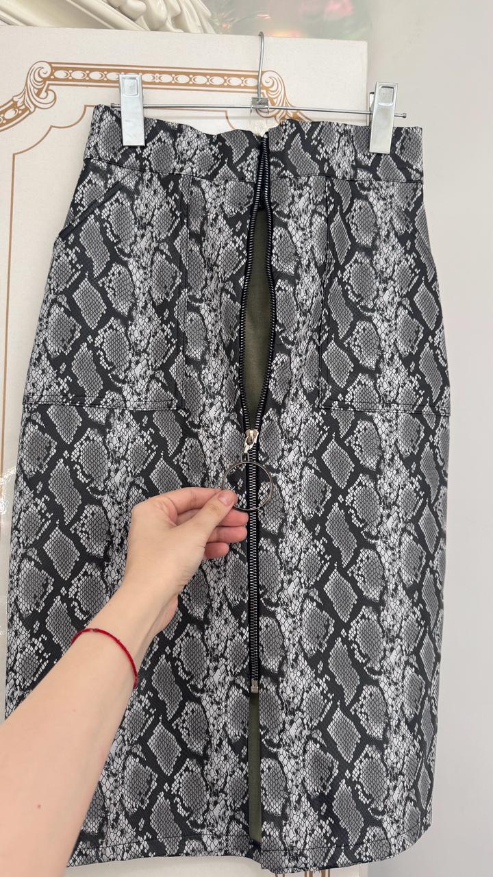 Юбка эко кожа с принтом