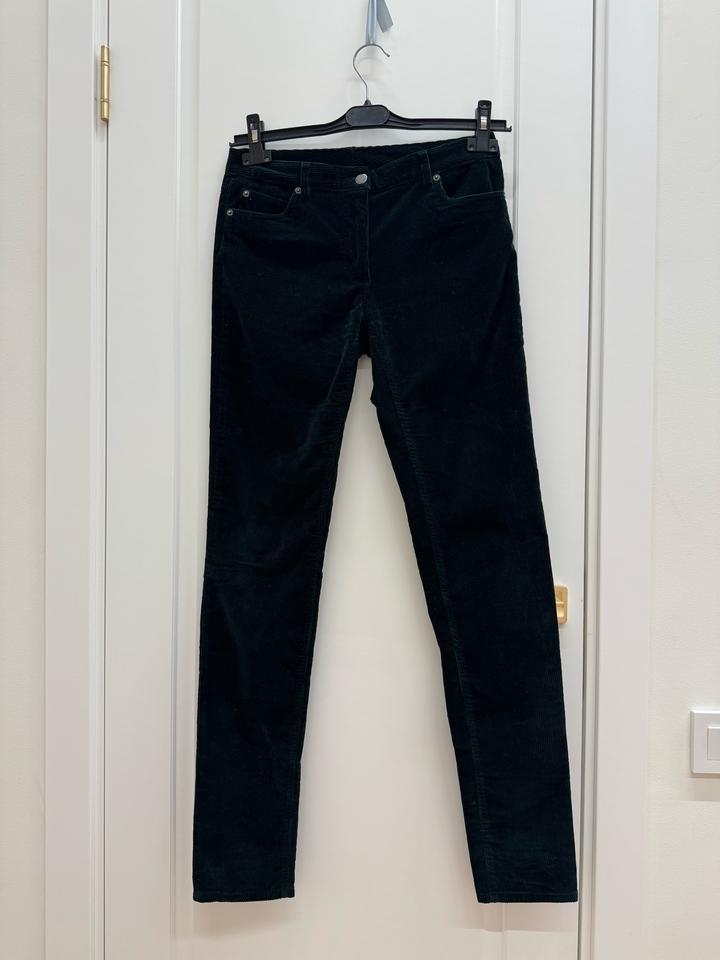 Изумрудно зеленые вельветовые джинсы