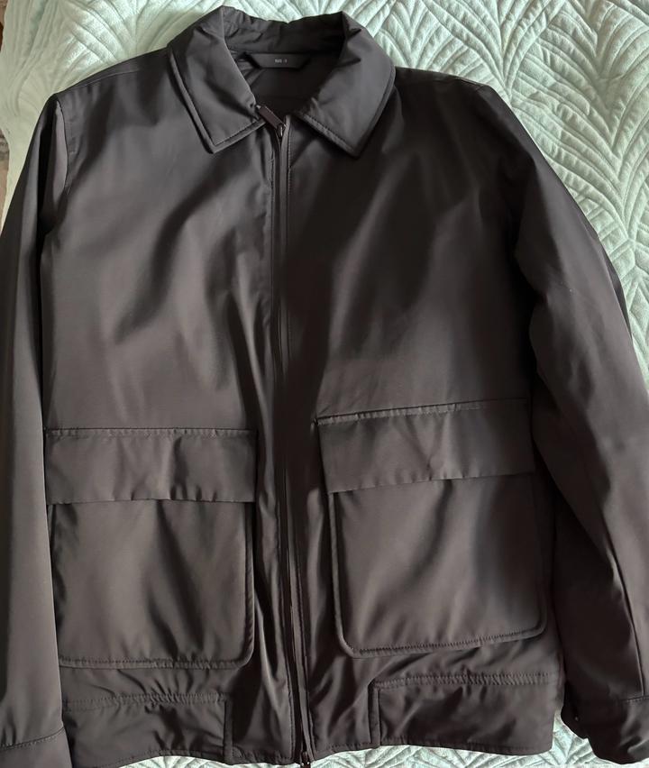 Продам мужскую ветровку Massimo Dutti