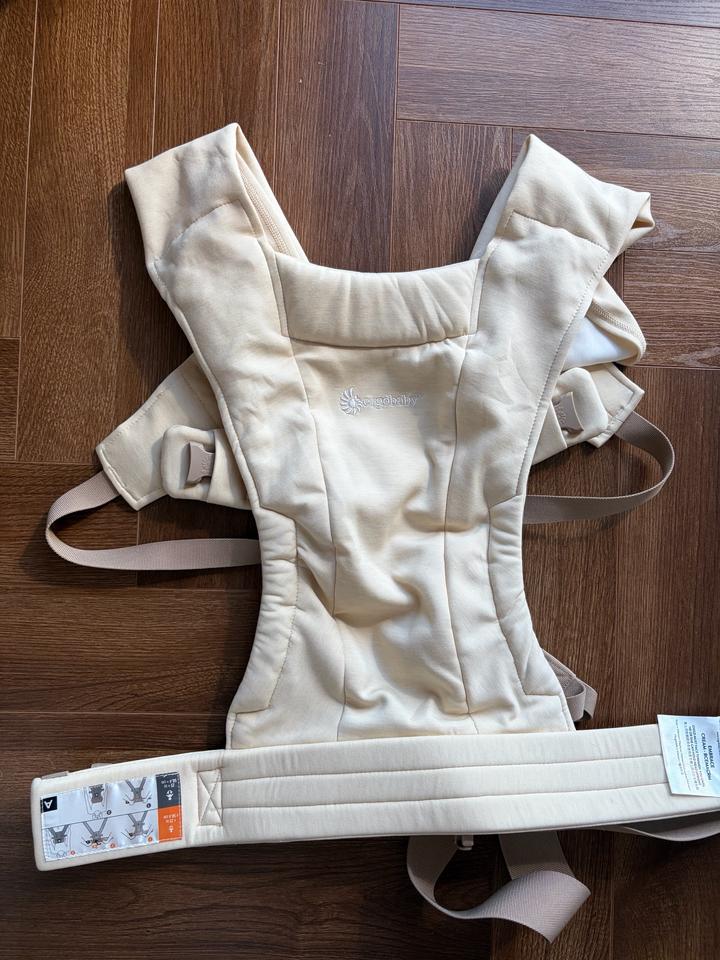 Эргорюгзак Ergobaby от tots.kz