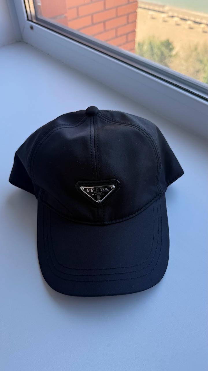 Кепка Prada