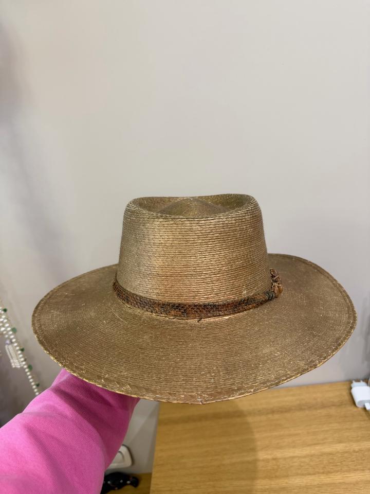 Шляпа соломенная