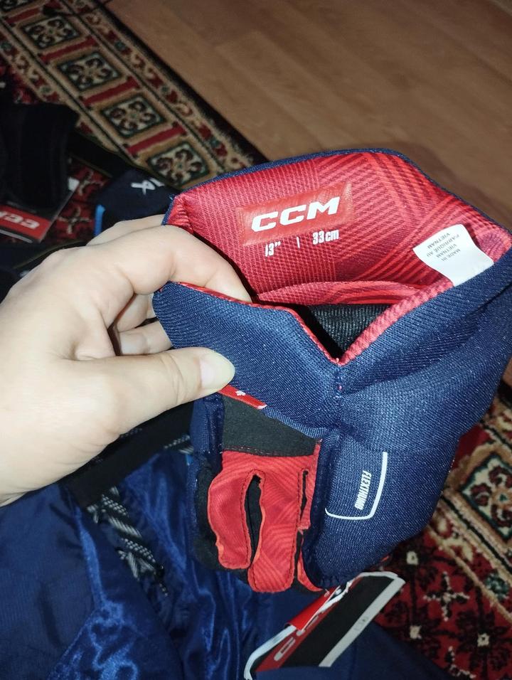 Продам краги хоккейные