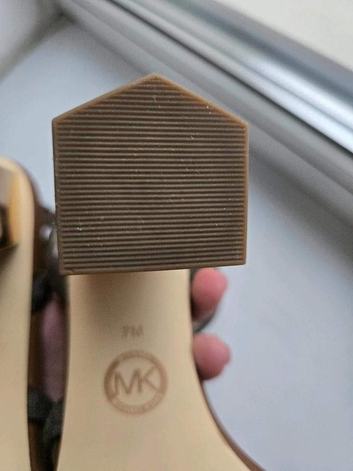 Босоножки Michael Kors
