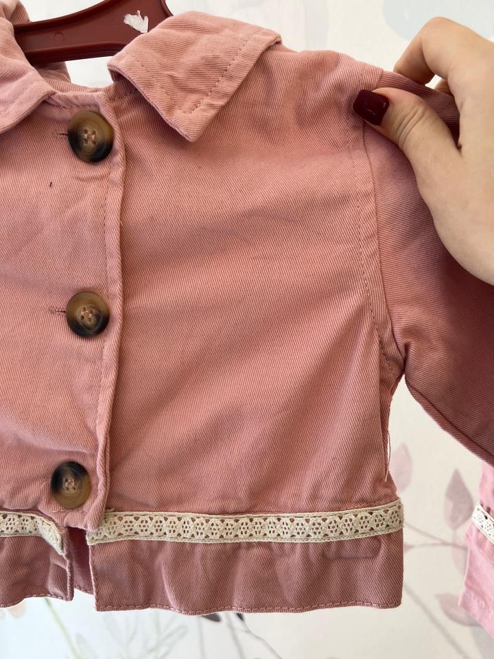 Легкая укороченная курточка