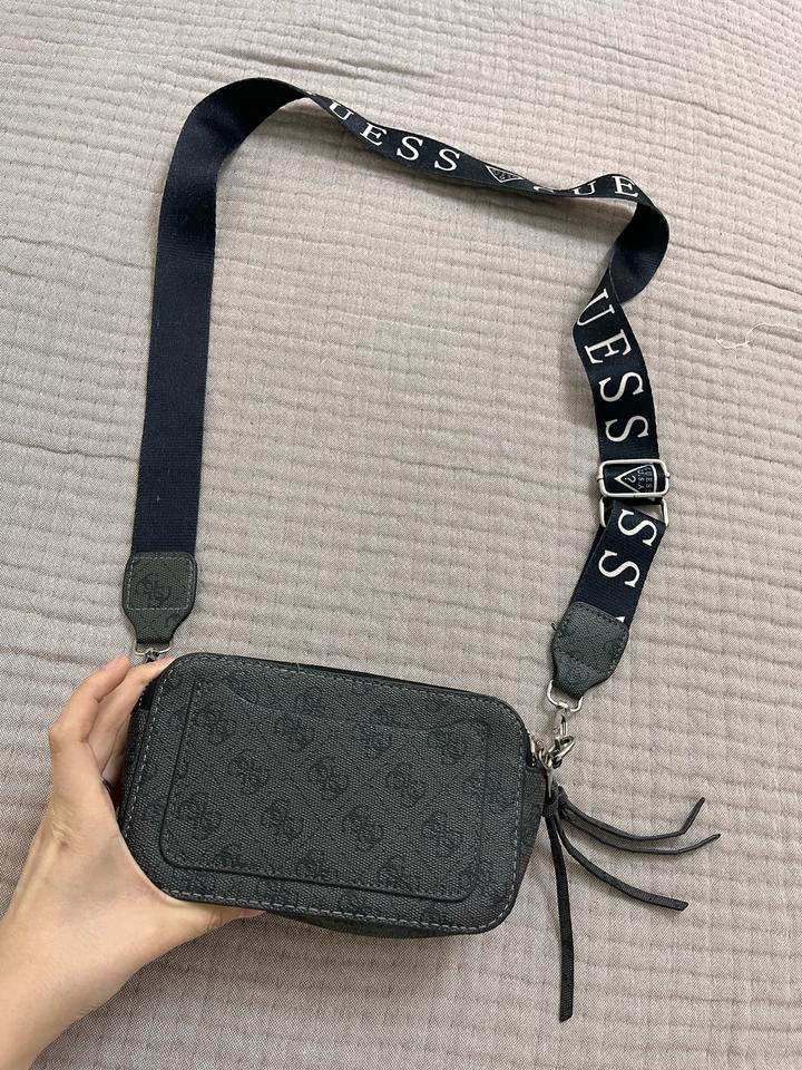 Сумка Guess