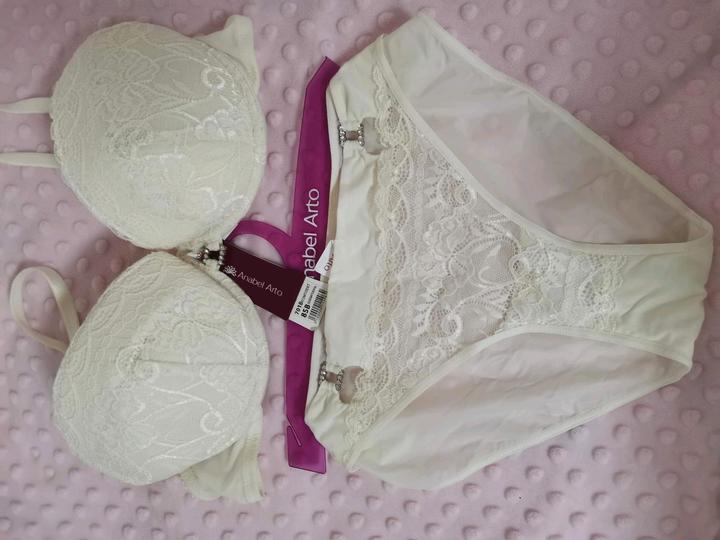 Комплект женского нижнего белья Anabel Arto 85B
